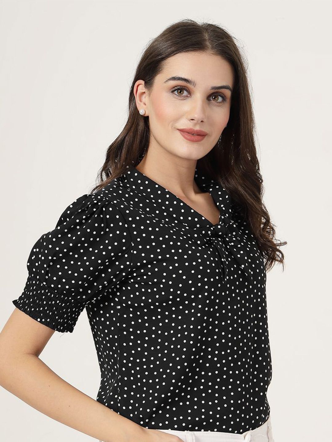Gaya Polka Dot Polka Dot Tie-Up Leher Lengan Puff Top