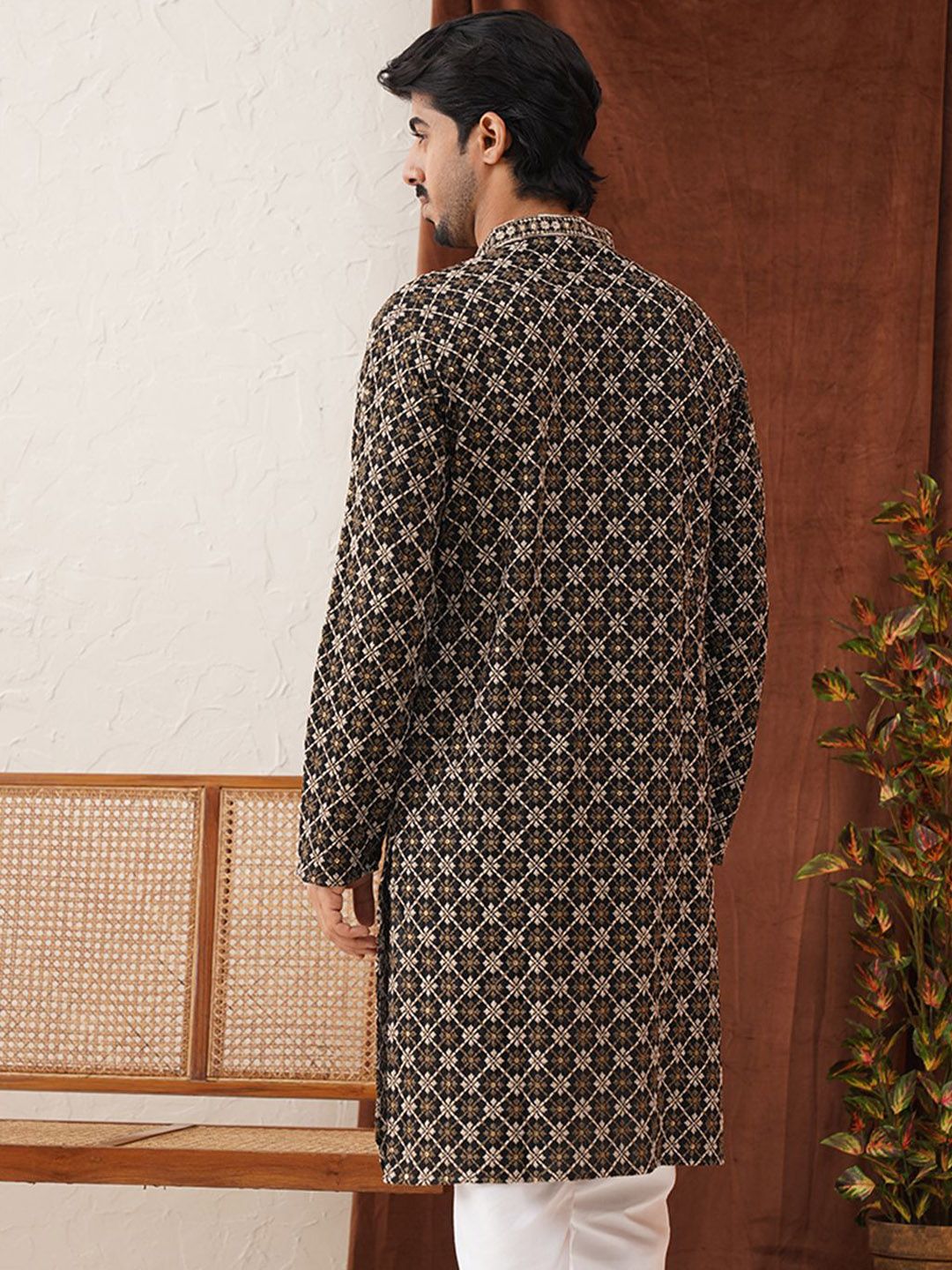 Jompers Men Geometric Embroidered Sequinned Kurta