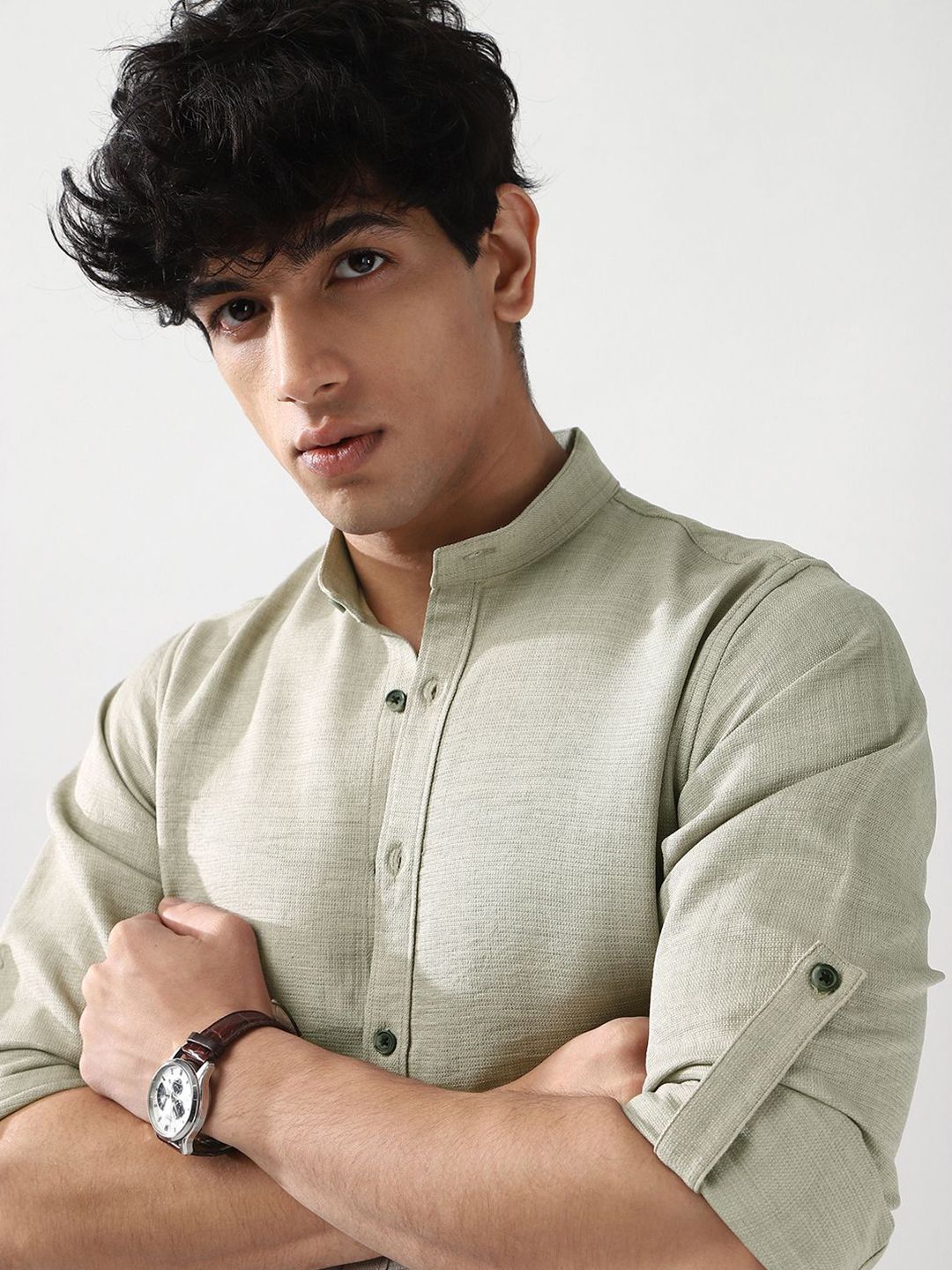 Urbano Fashion Men Light Grey Solid Linen Full Sleeve Relaxed Fit Mandarin Collar Casual Shirt