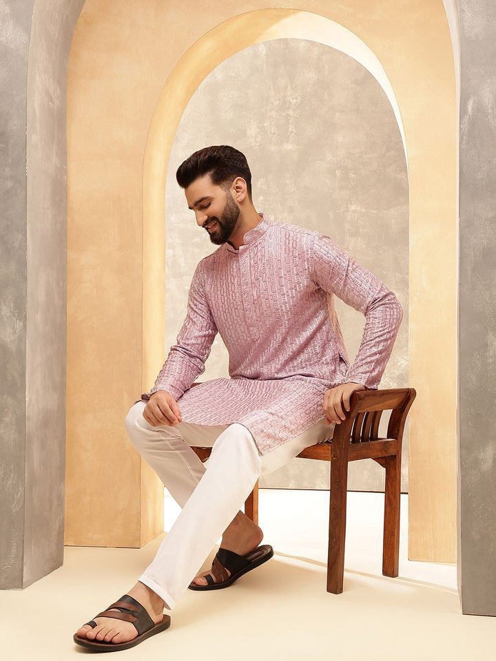 SOJANYA Men Embroidered Thread Work Kurta