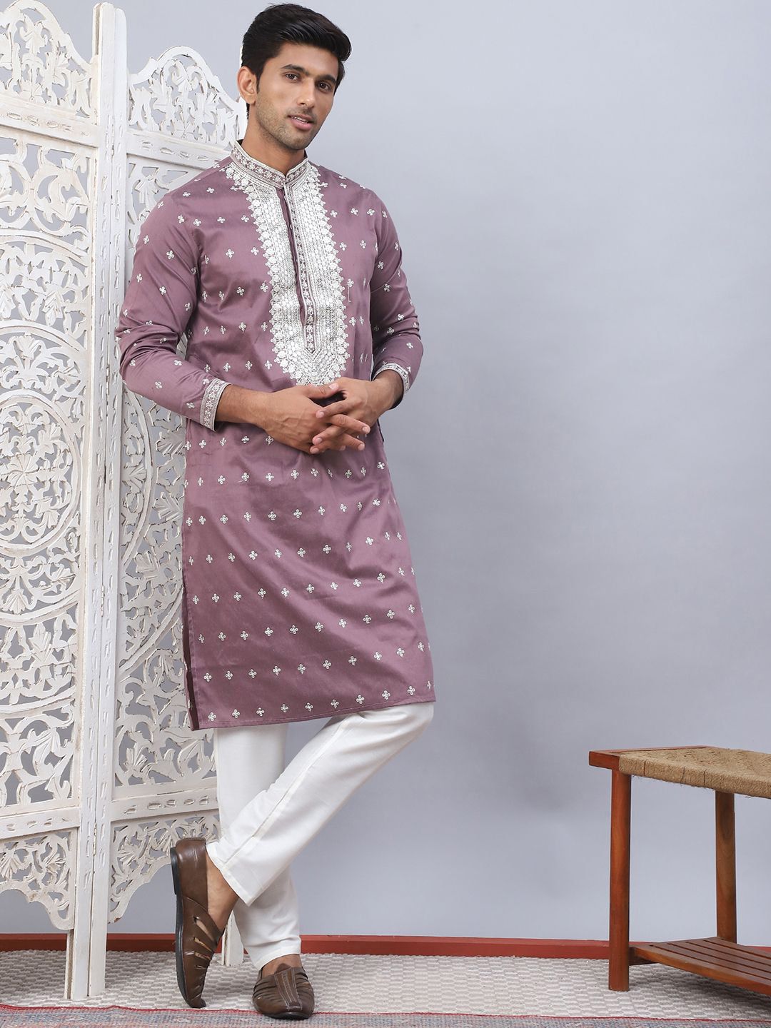 Jompers Ethnic Motifs Embroidered Sequinned Cotton Silk Straight Kurta with Pyjamas