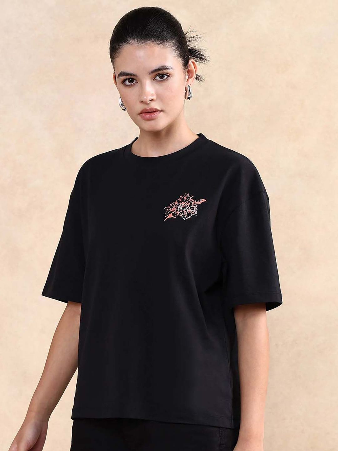Rareism Women Graphic Graphic Printed Neck Cotton T-Shirt Berkekalan