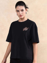 Rareism Women Graphic Graphic Printed Neck Cotton T-Shirt Berkekalan