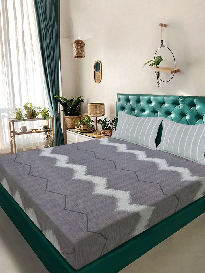 KLOTTHE Grey Printed 300 TC King Size Bedsheet With 2 Pillow Covers