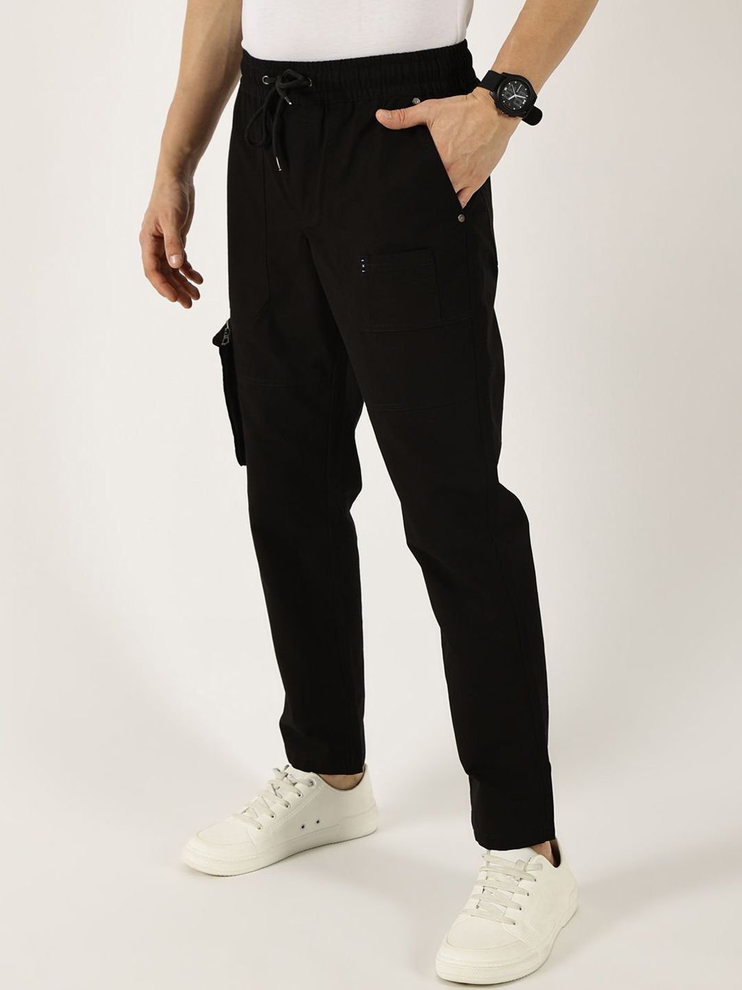 Thomas Scott Men Cotton Solid Smart Easy Wash Cargo Trousers