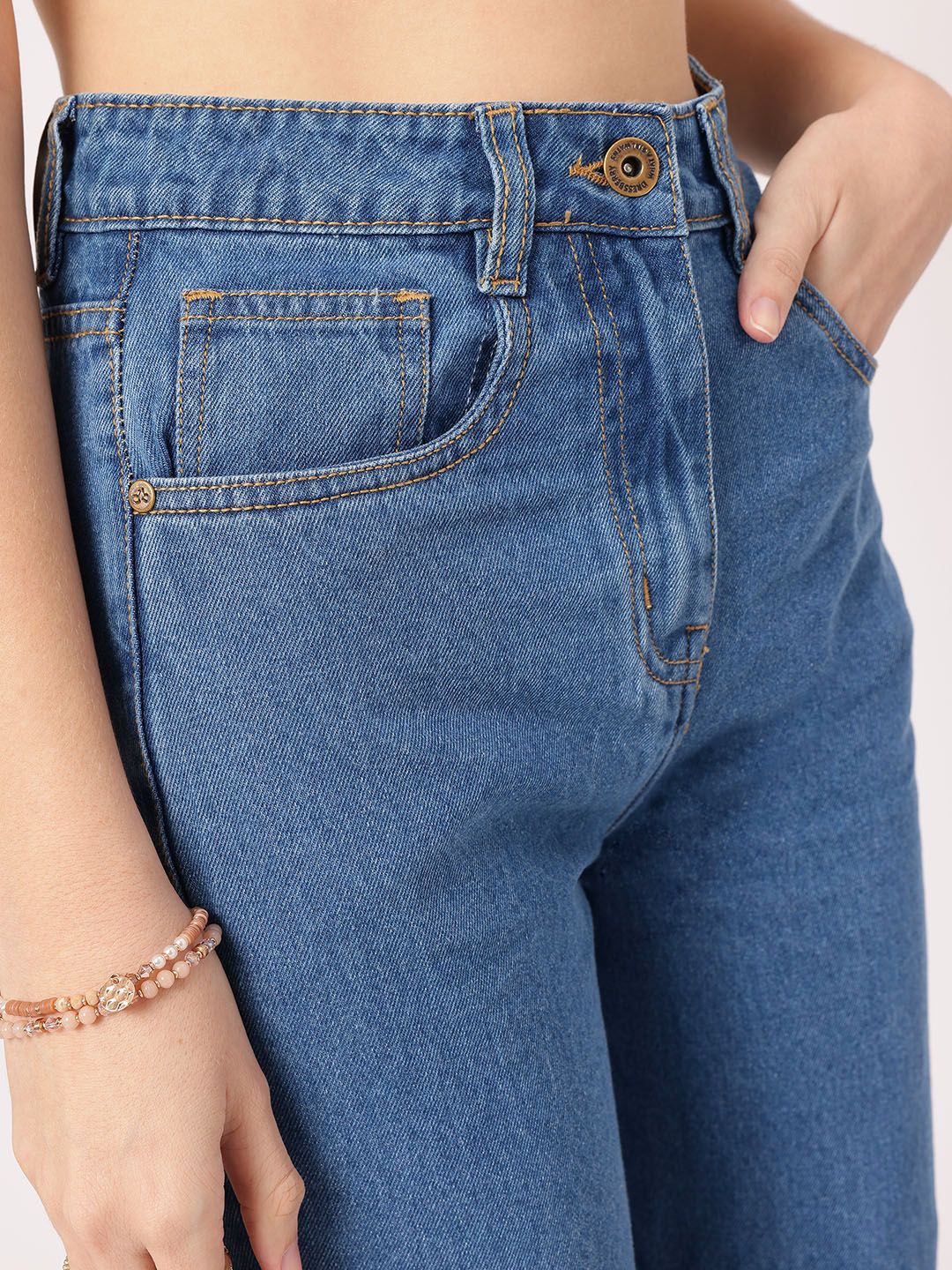 DressBerry Women Urban Utopia Pure Cotton Straight Fit Slash Knee Jeans