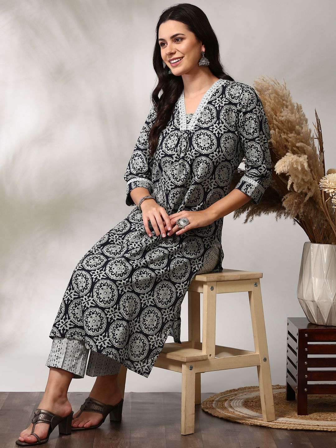 Anouk Black Floral Printed Straight Kurta With Trouser