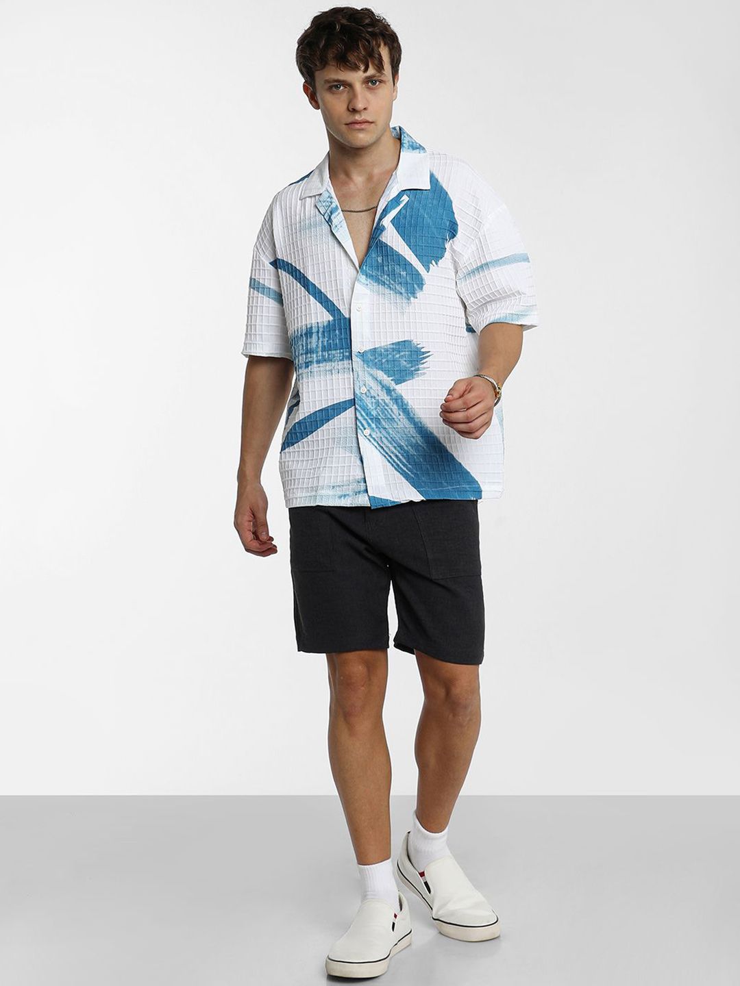 Campus Sutra Men Comfort Cuban Collar Graphic Printed  Oversized Casual Shirt
