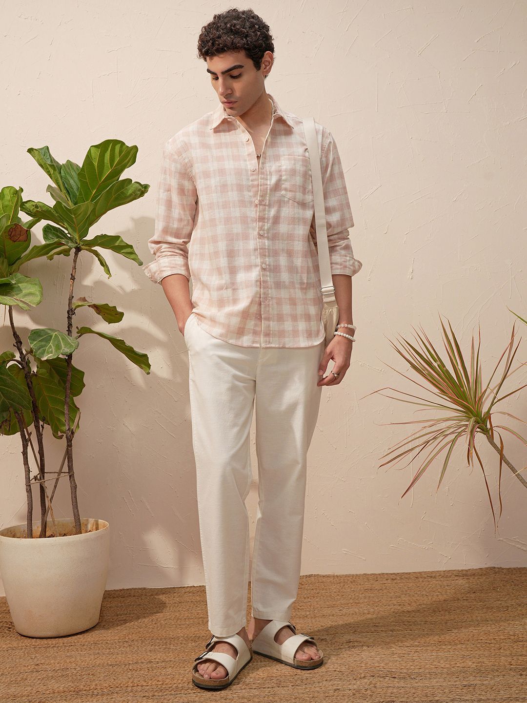 HIGHLANDER Men Checked Spread Collar Casual Shirt