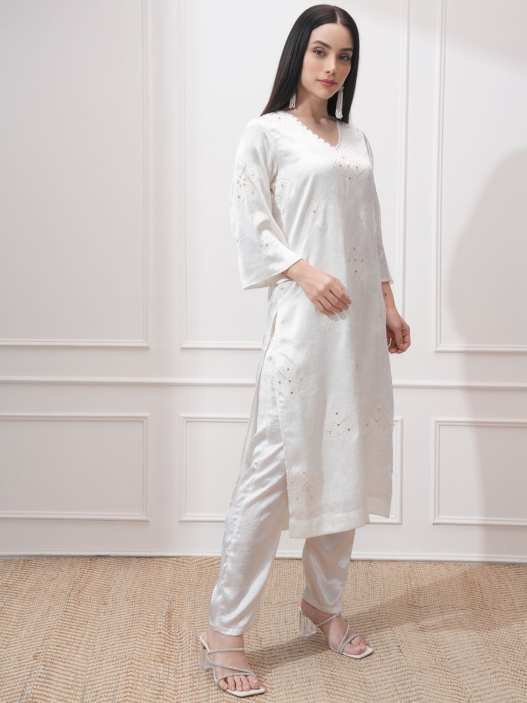 Vishudh Women Ethnic Motifs Embroidered Regular Kurta with Trousers