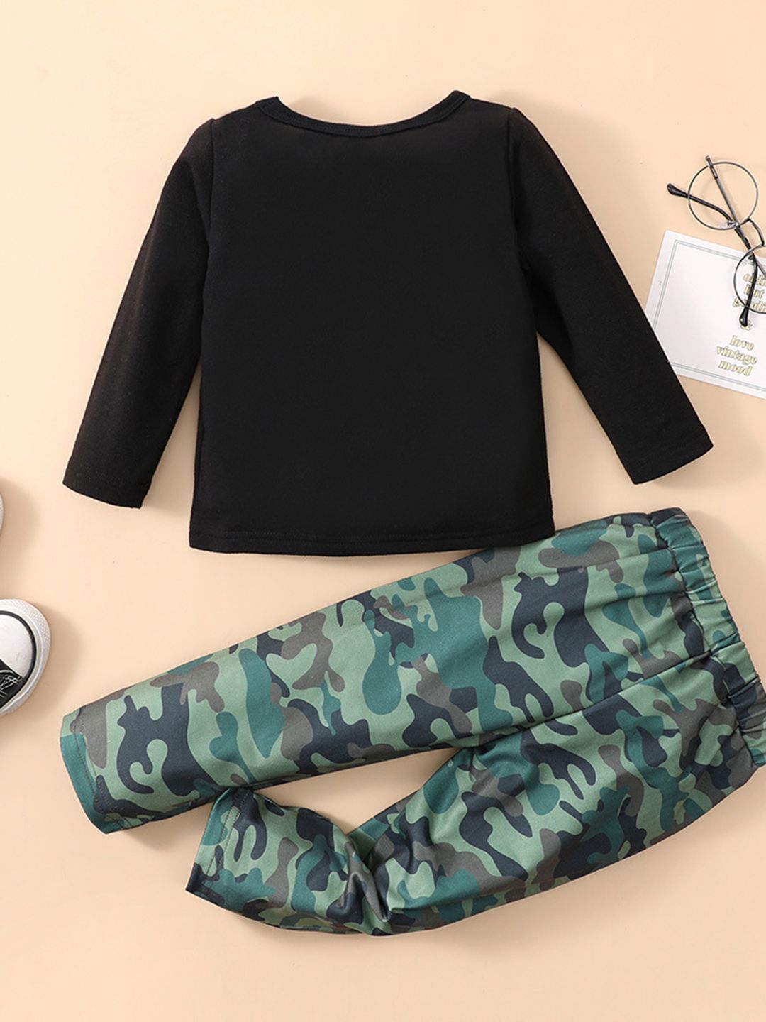 YK Boys Printed T-shirt With Trousers Clothing Set