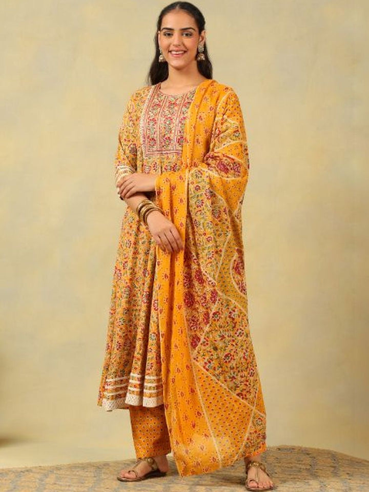 Mamicha Women Floral Printed Pure Cotton Kurta with Trousers & With Dupatta