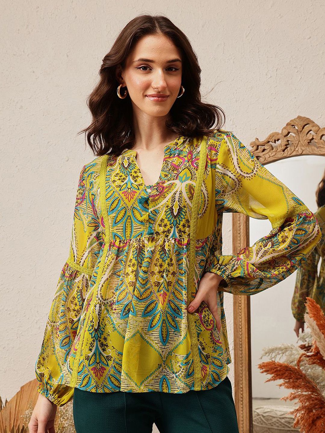 QUIERO Women Floral Printed V-Neck Empire Top