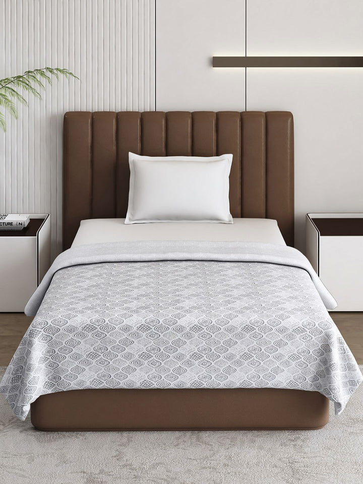 Monte Carlo Grey & White Floral Mild Winter 150 GSM Single Bed Dohar