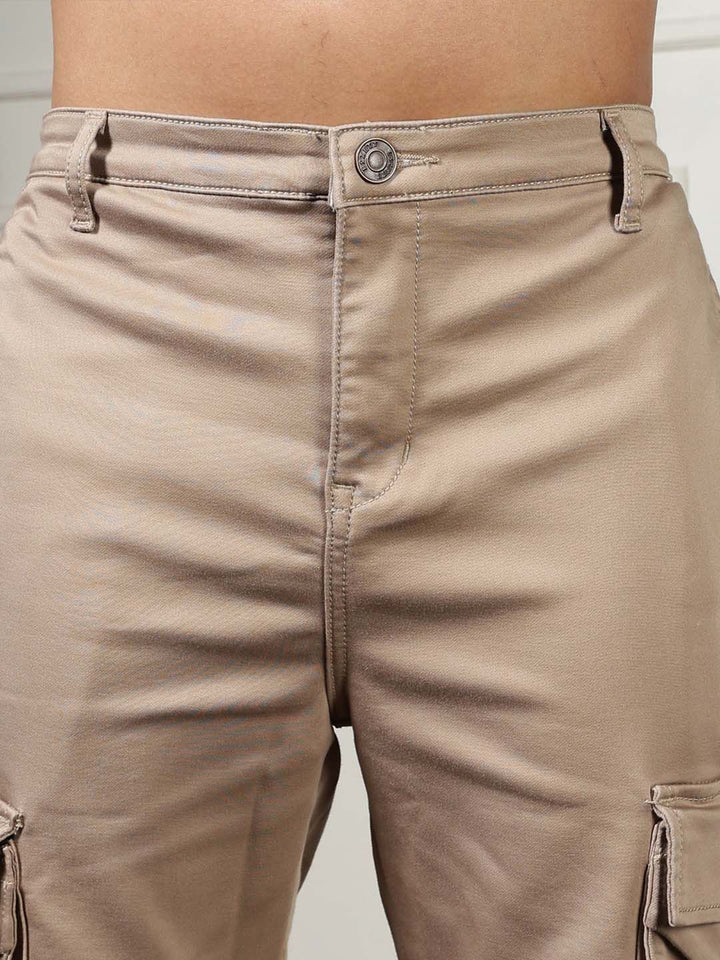 Eszett Men Cream High-Rise Easy Wash Cotton Cargos Seluar Biasa Fit