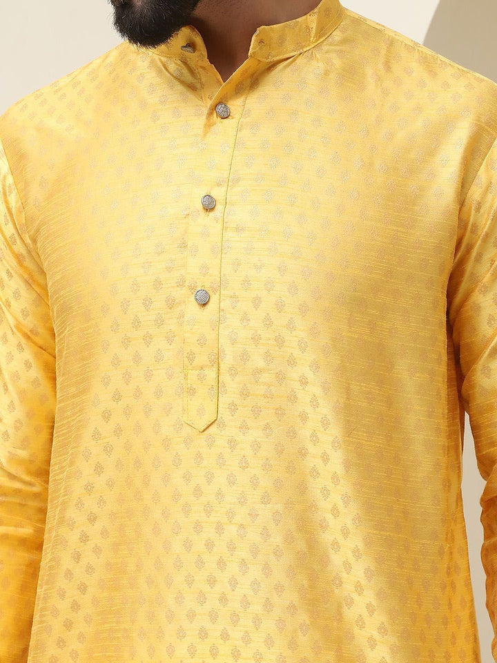 SOJANYA Motif Etnik Printed Mandarin Collar Silk Cotton Straight Kurta with Pajama