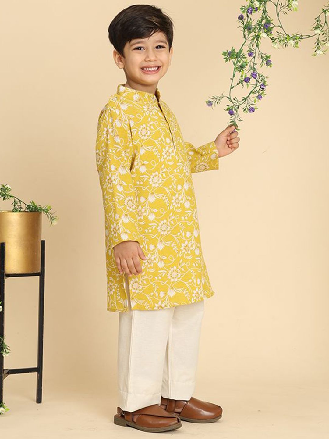 Cutiekins Boys Floral Printed Regular Kurta with Pyjamas