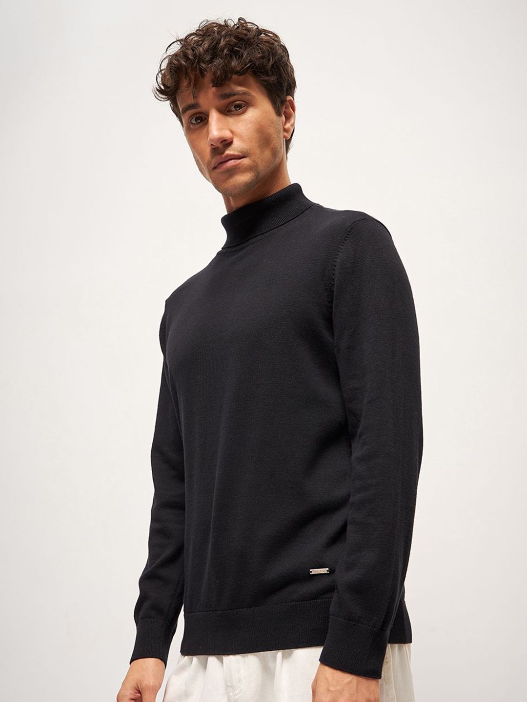 THE BEAR HOUSE Men Solid Regular Fit Turtle Neck T Shirt