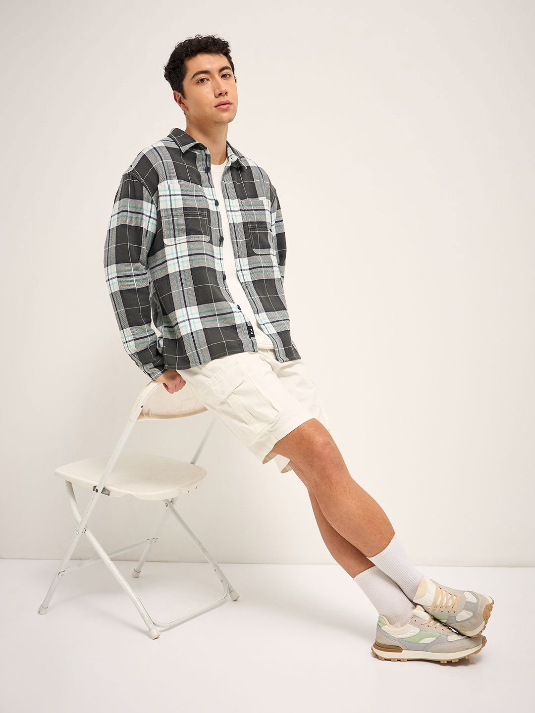 THE BEAR HOUSE Men Spread Collar Checked Cotton Relaxed Fit Casual Shirt
