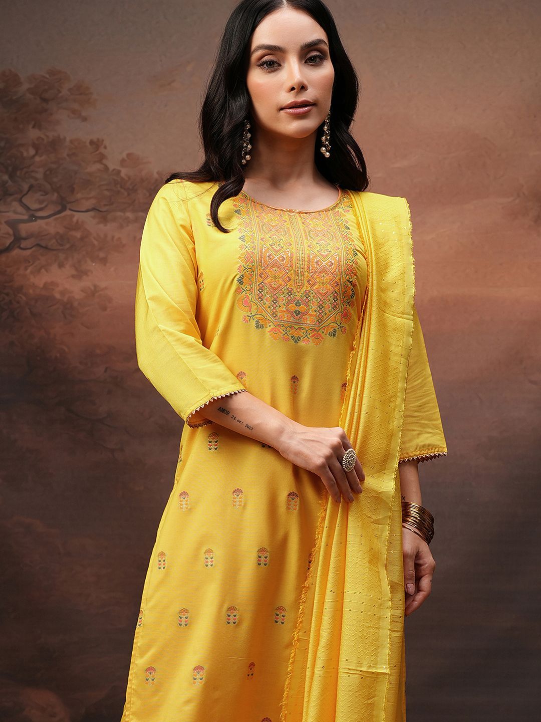 Vishudh Women Straight Jacquard Kurta With Pant & Dupatta