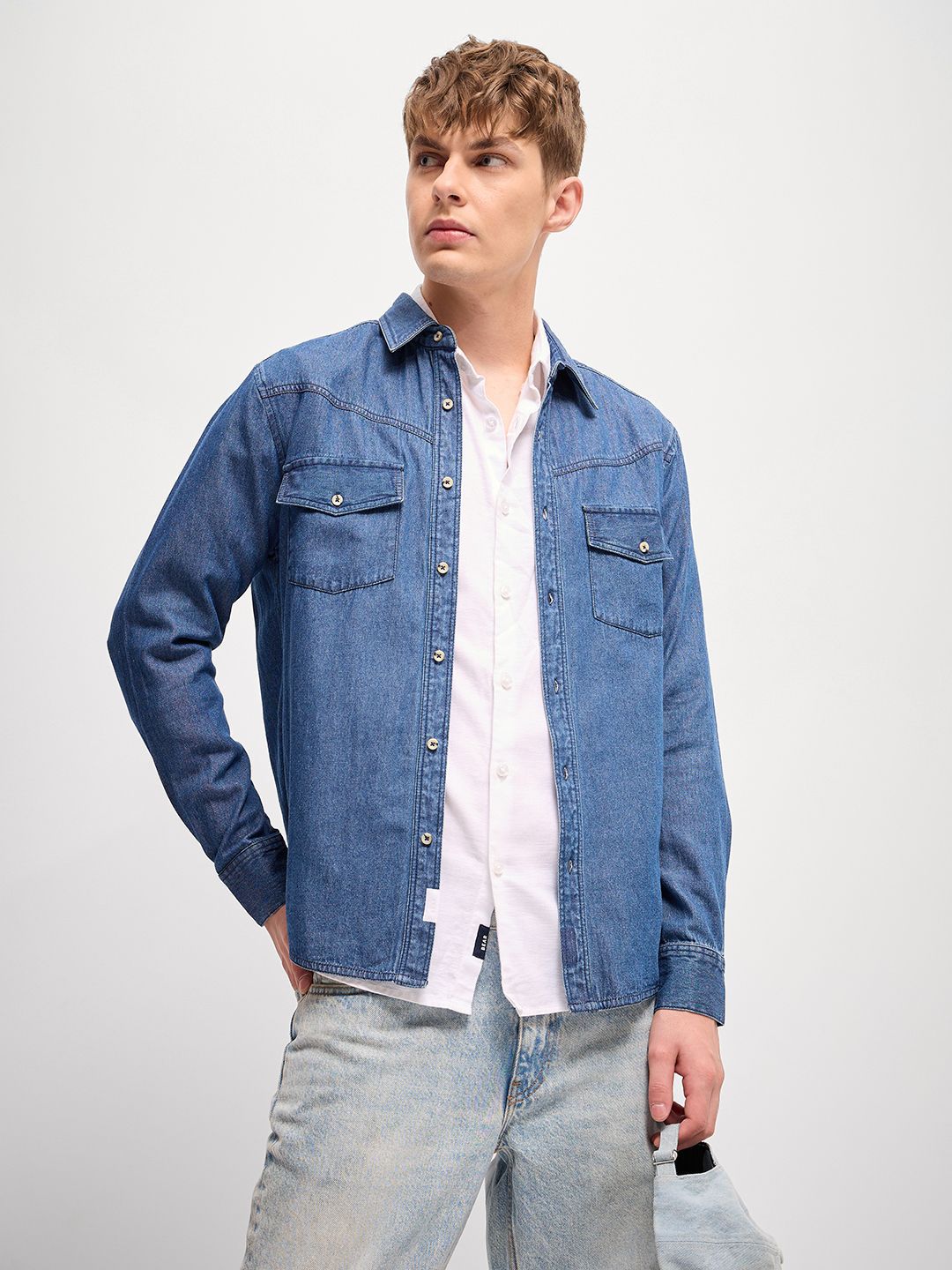 THE BEAR HOUSE Men Spread Collar Faded Cotton Relaxed Fit Casual Shirt