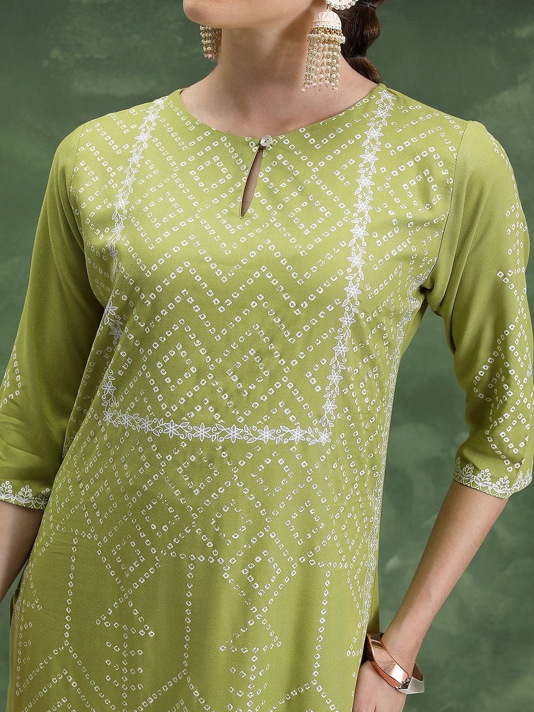 Vishudh Ethnic Motifs Printed Cotton Round Neck Straight Kurta