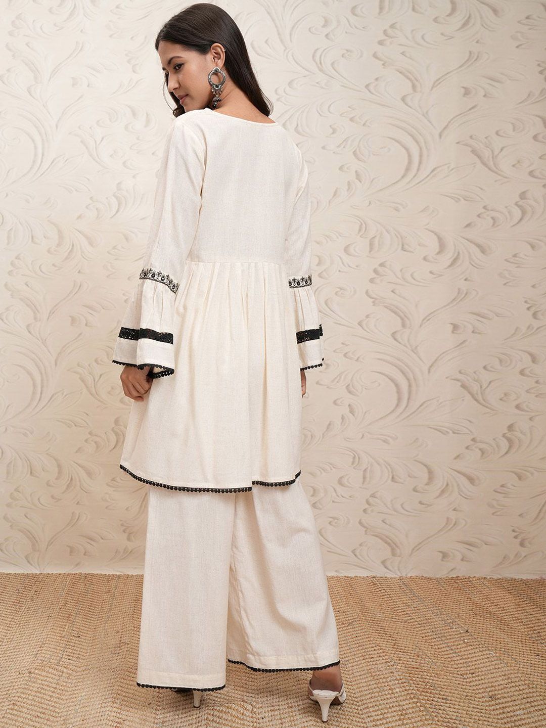 Vishudh Floral Embroidered Regular Thread Work Pure Cotton Kurta With Palazzos