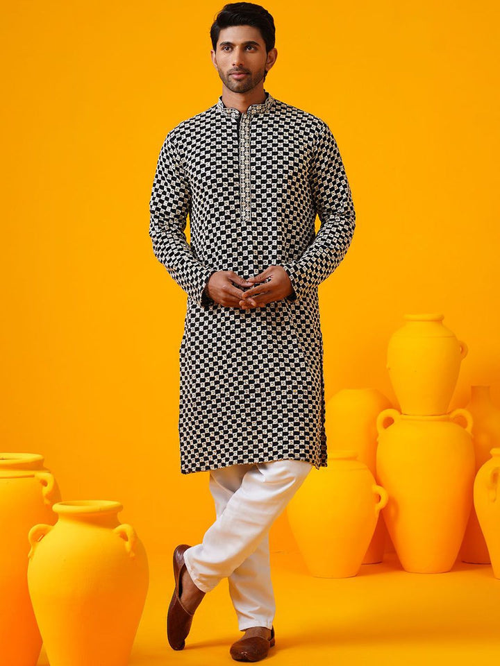 SOJANYA Benang Kolar Mandarin Bersulam Geometrik Bekerja Kurta Lurus