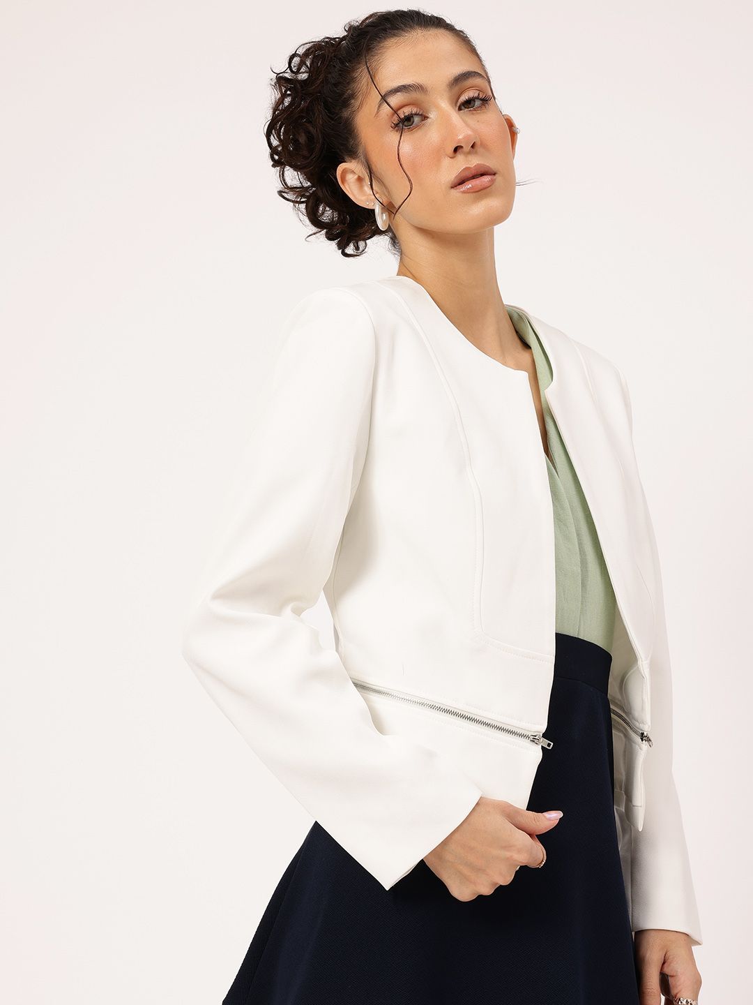 DressBerry Stylish Serenity Shoulder-Padd Jacket with Zip-Detail
