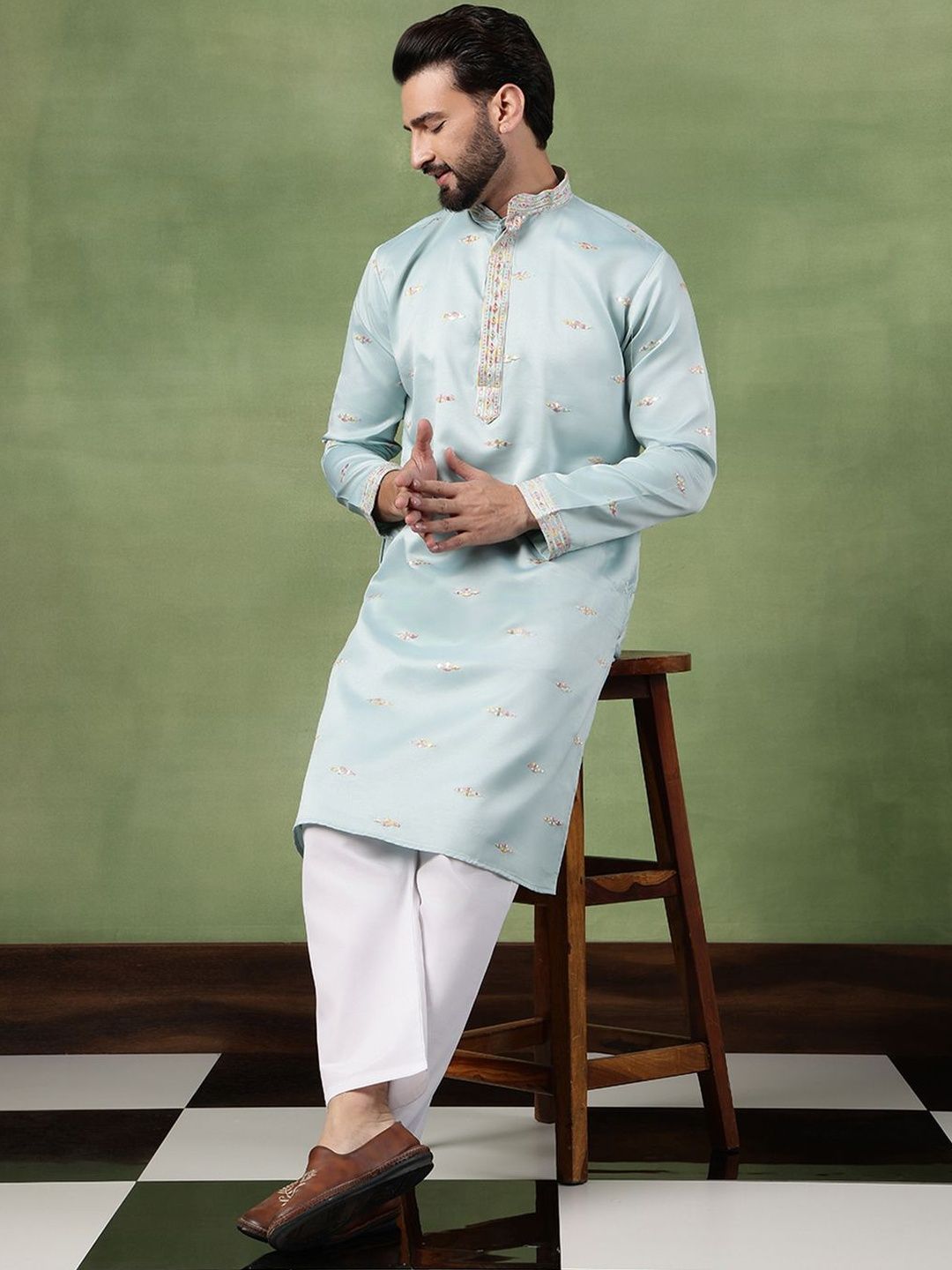 SOJANYA Men Ethnic Motifs Embroidered Sequinned Kurta