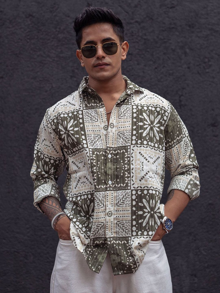 Powerlook Men Spread Collar Abstract Printed Casual Shirt