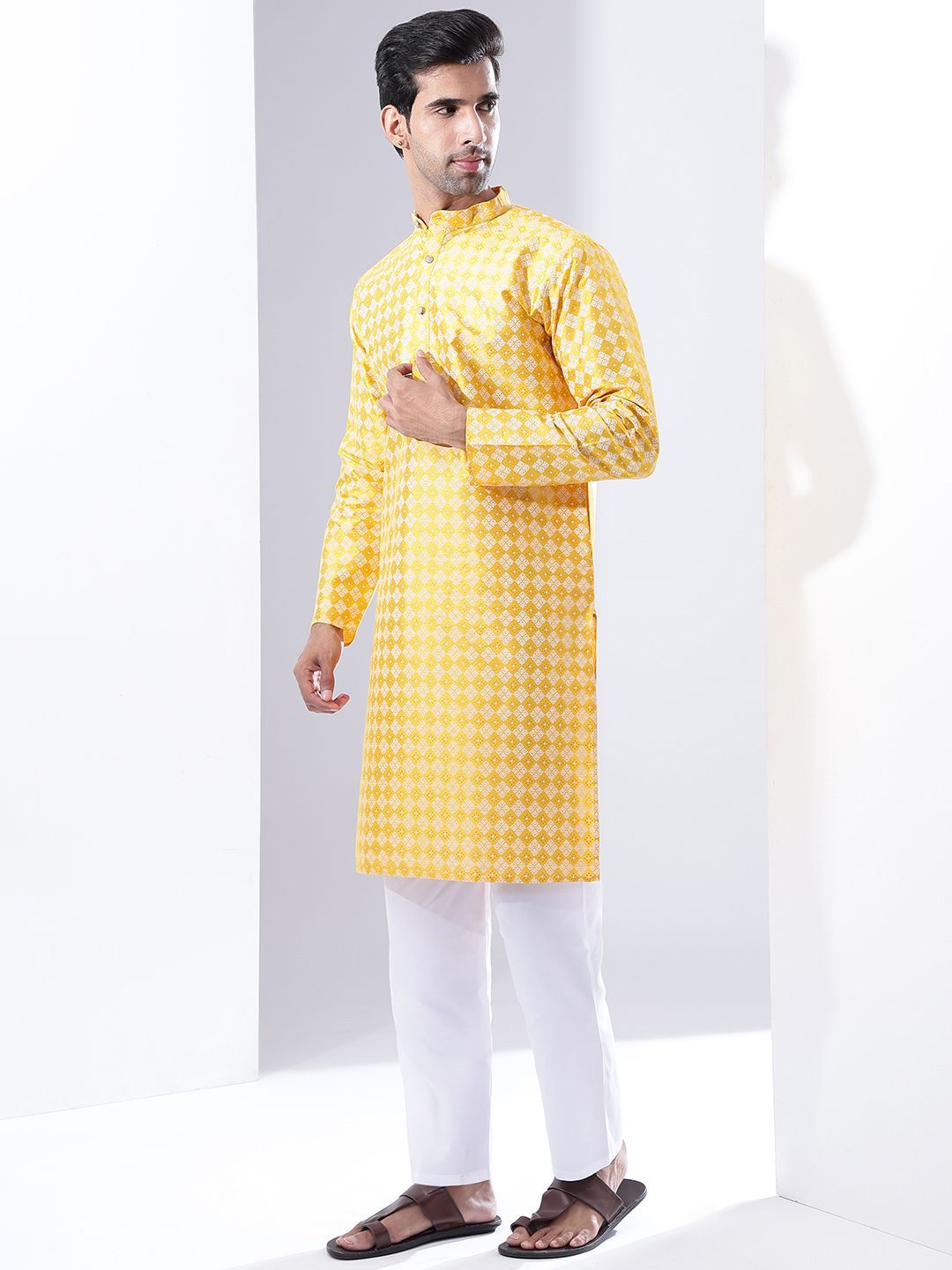 Anouk Men Ethnic Motifs Printed Kurta with Pyjamas & Nehru jacket