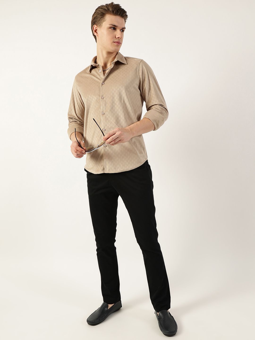 Thomas Scott Men Classic Spread Collar Textured Solid Slim Fit Casual Shirt