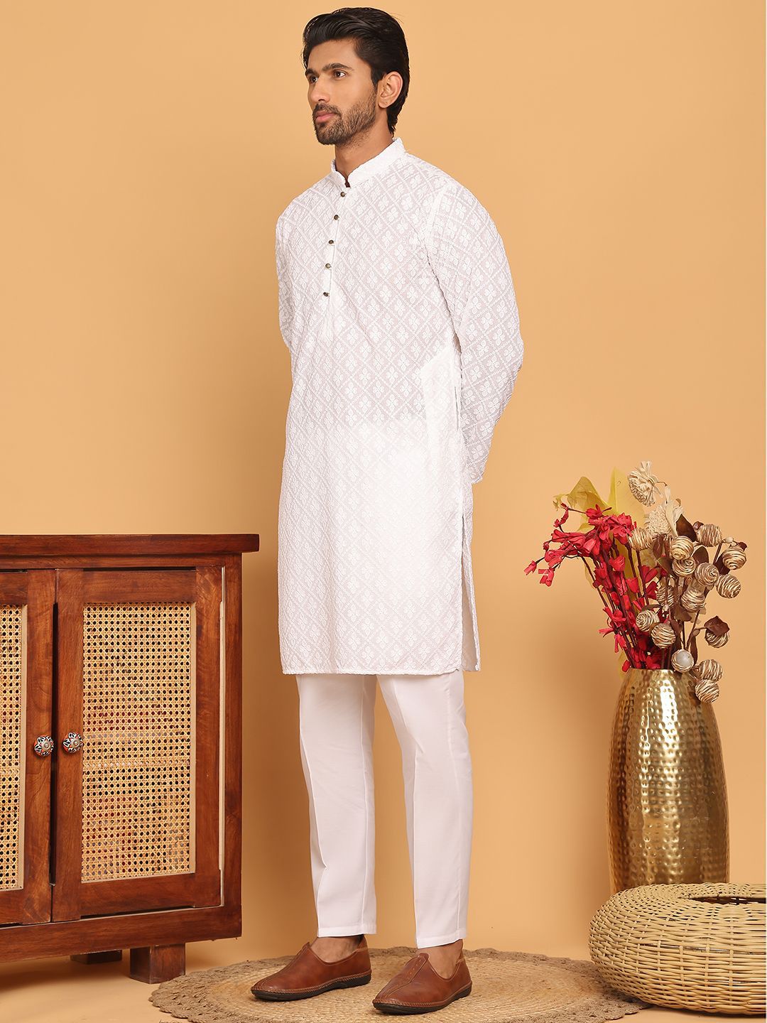 Jompers Floral Embroidered Mandarin Collar Chikankari Pure Cotton Kurta With Pyjama