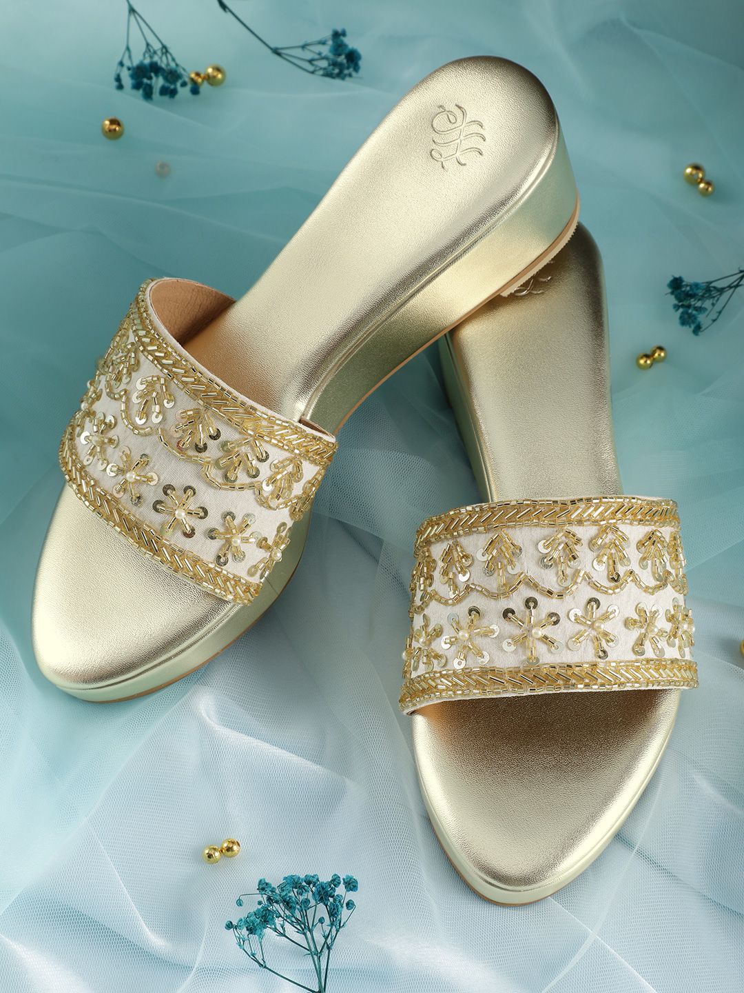 House of Pataudi Embellished Comfort Heels