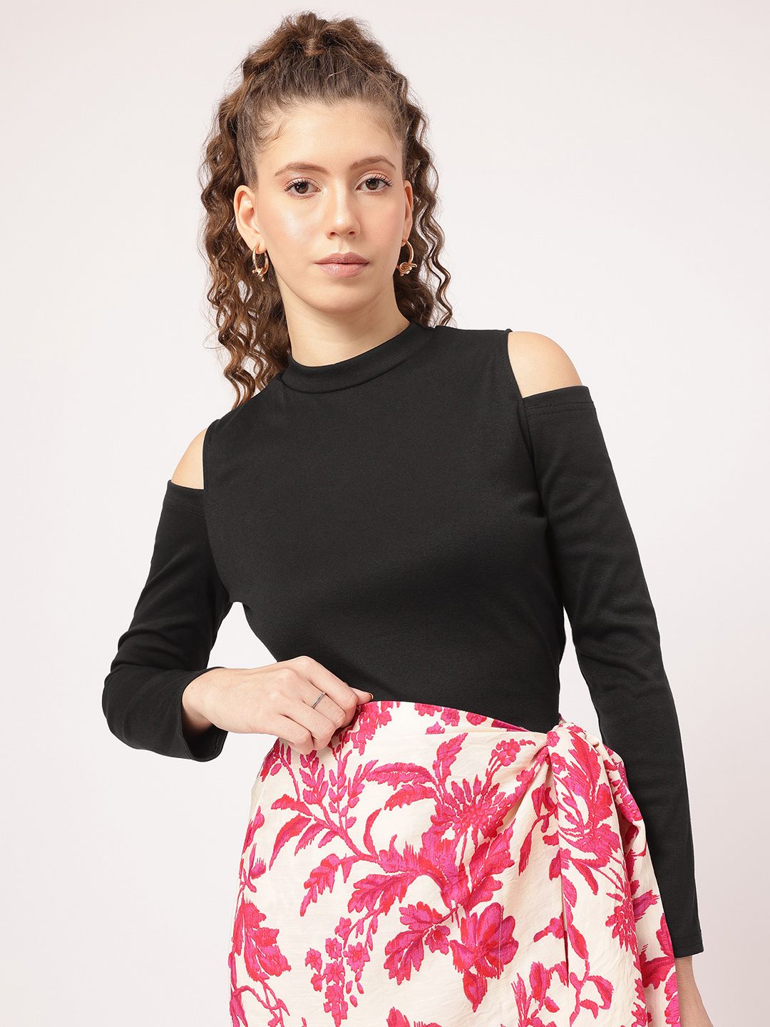 DressBerry Fierce-Feminine Cold Shoulder Full Sleeves Top