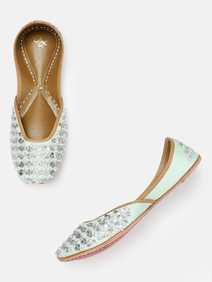 House of Pataudi Women Ethnic Embellished Mojaris