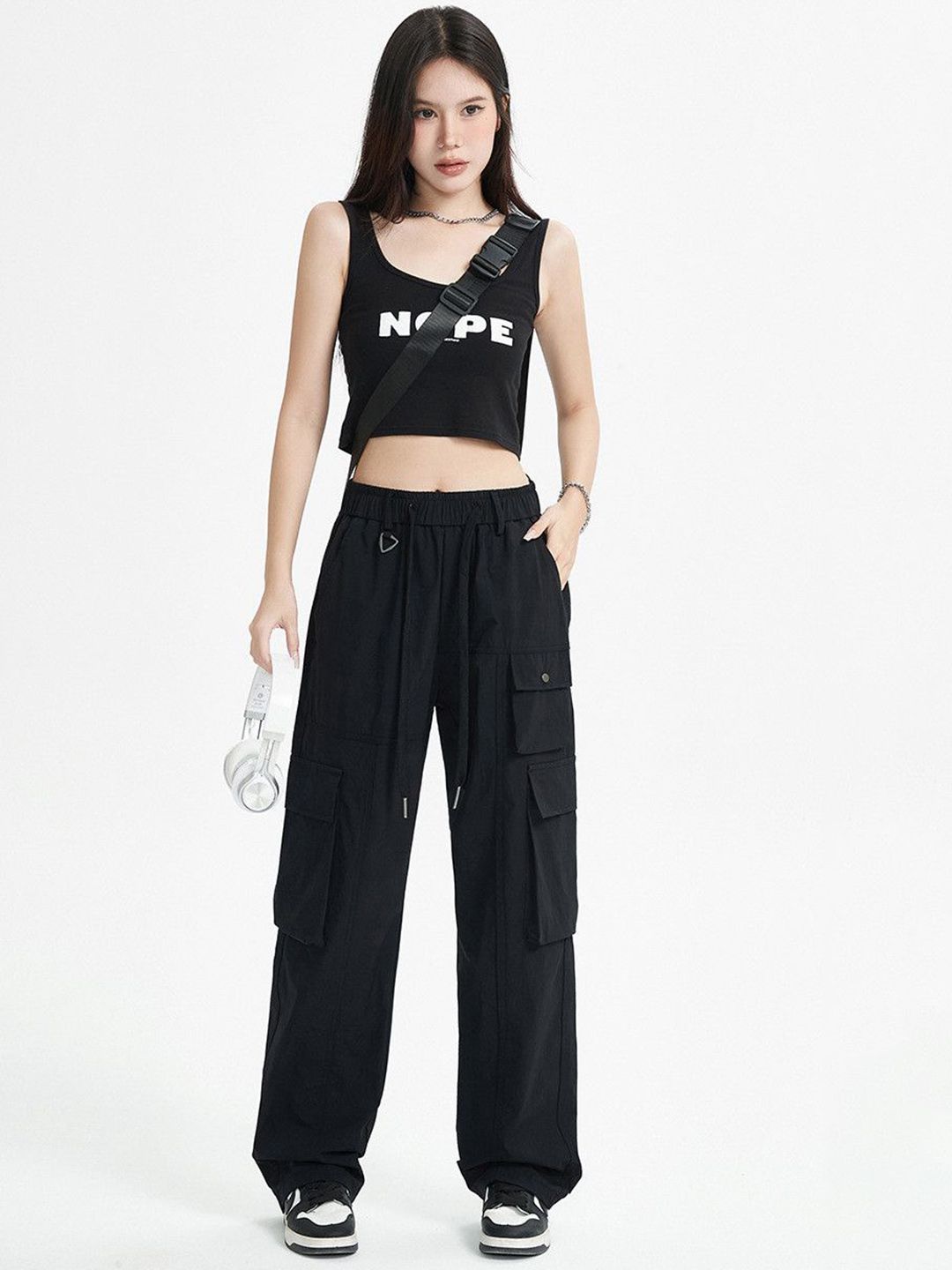 DressBerry Women Regular Fit Mid-Rise Cargos