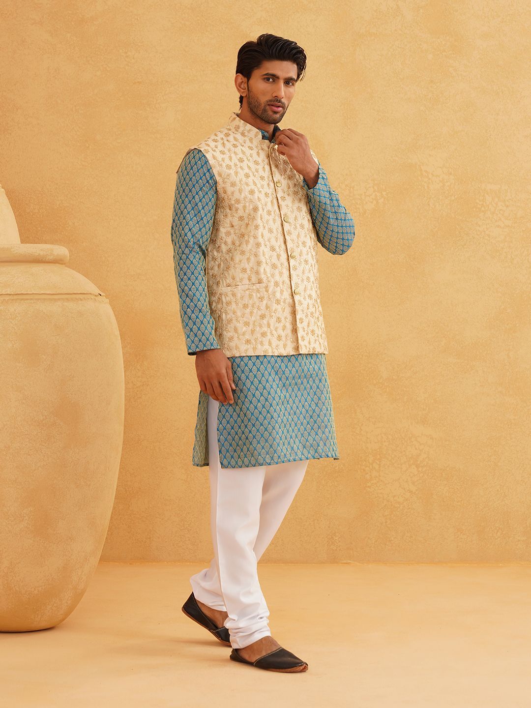SOJANYA Ethnic Motifs Woven design Band Collar Kurta With Churidar And Nehru Jacket