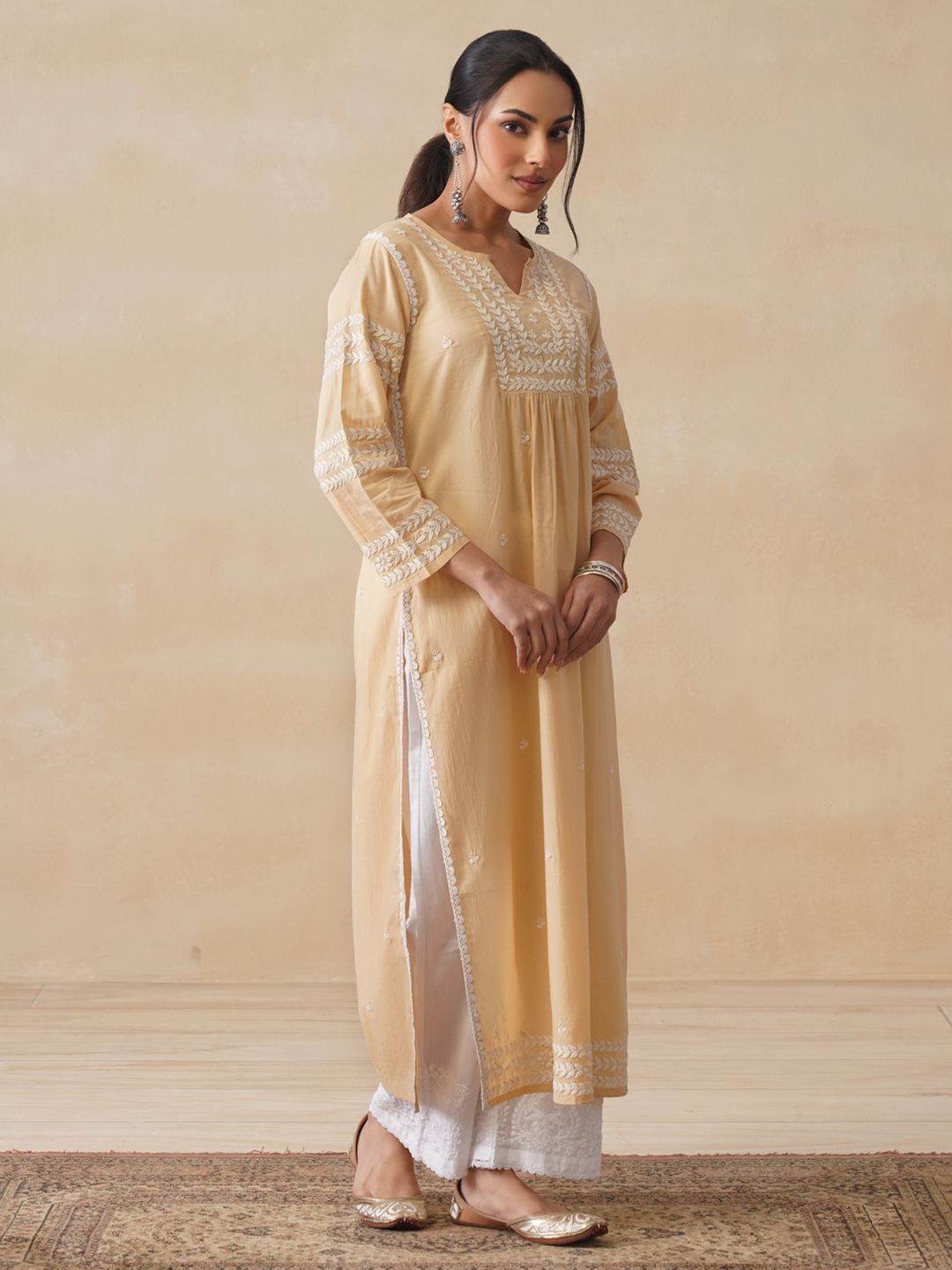 House of Chikankari Women Beige Cotton Chikankari Embroidered Kurta