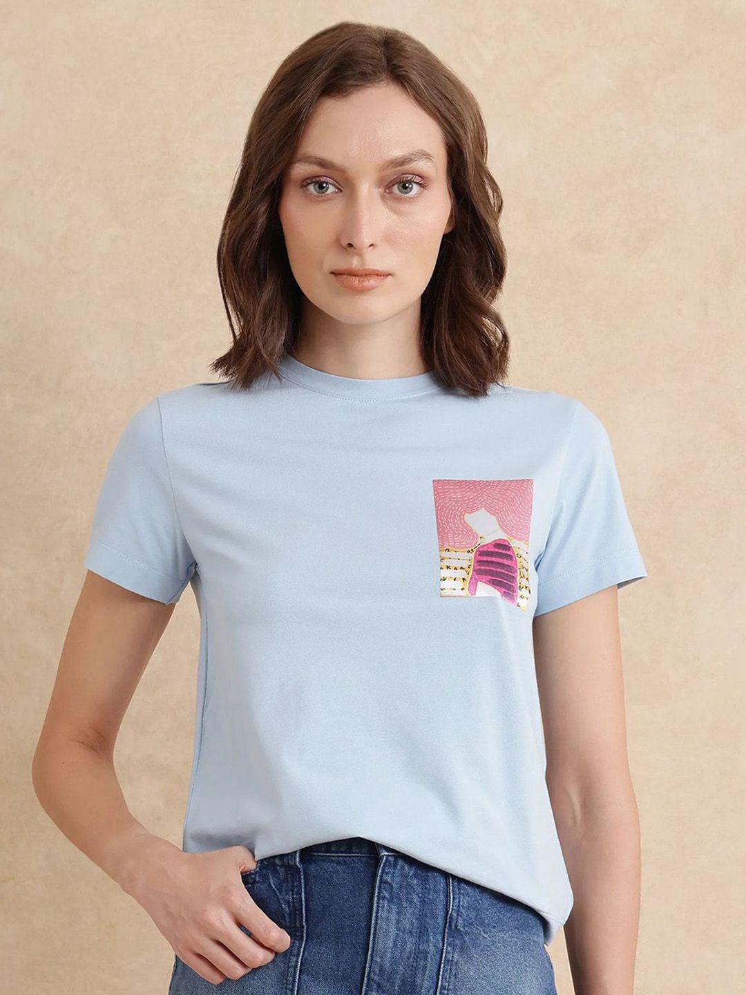 T-Shirt Poket Wanita yang Rareism Printed