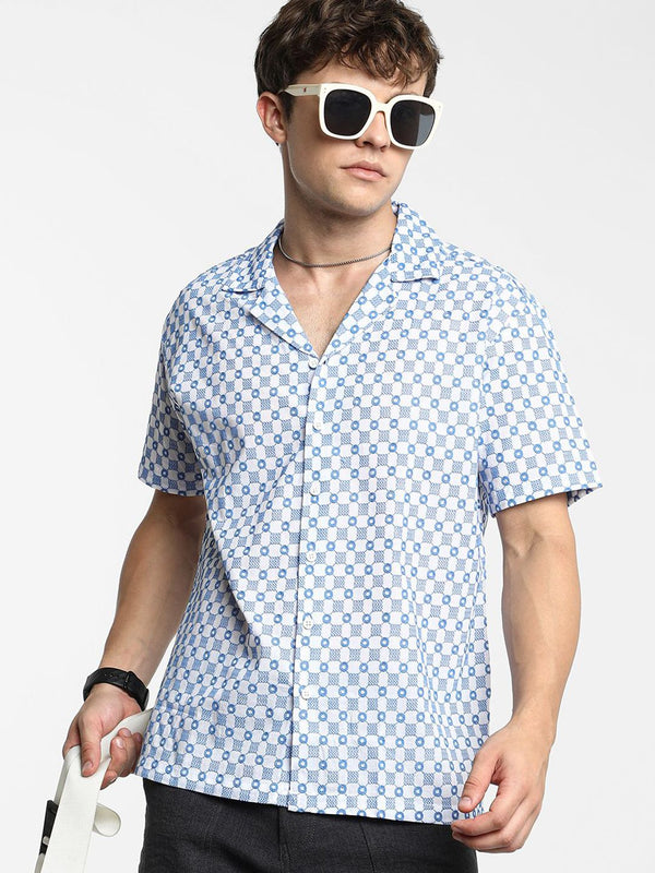 Campus Sutra Men menghiburkan Kolar Cuba Geometri Bercetak Polycotton Casual Shirt