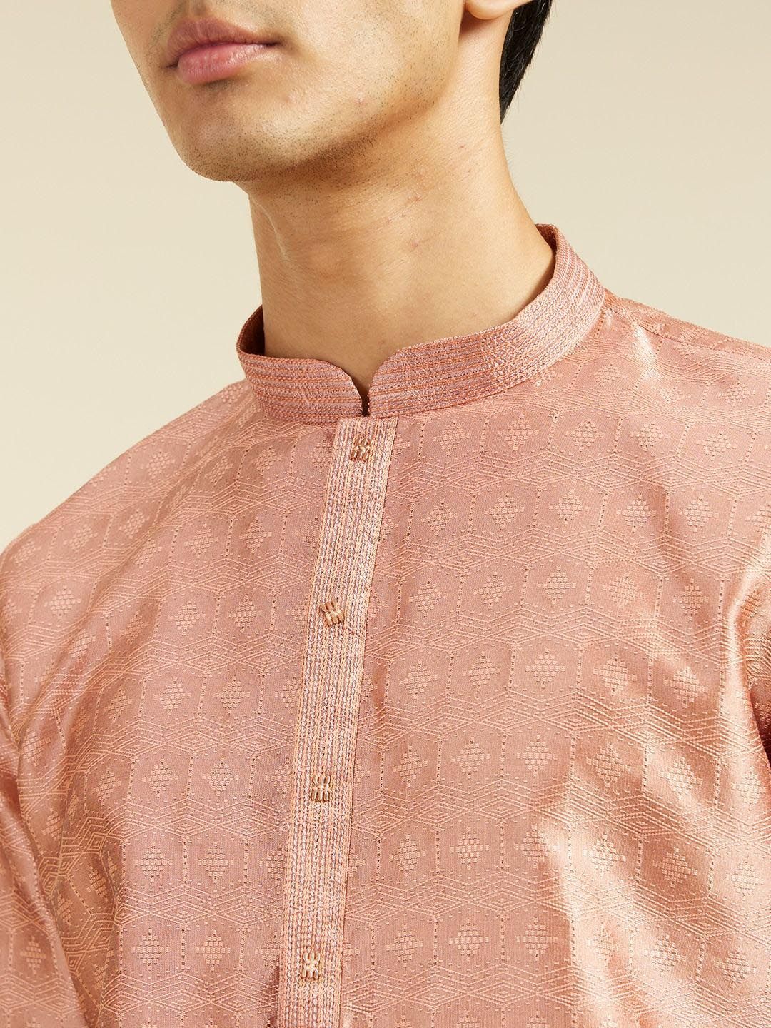 Diwas oleh Manyavar Geometric Woven Design Thread Work Art Silk Kurta Lurus
