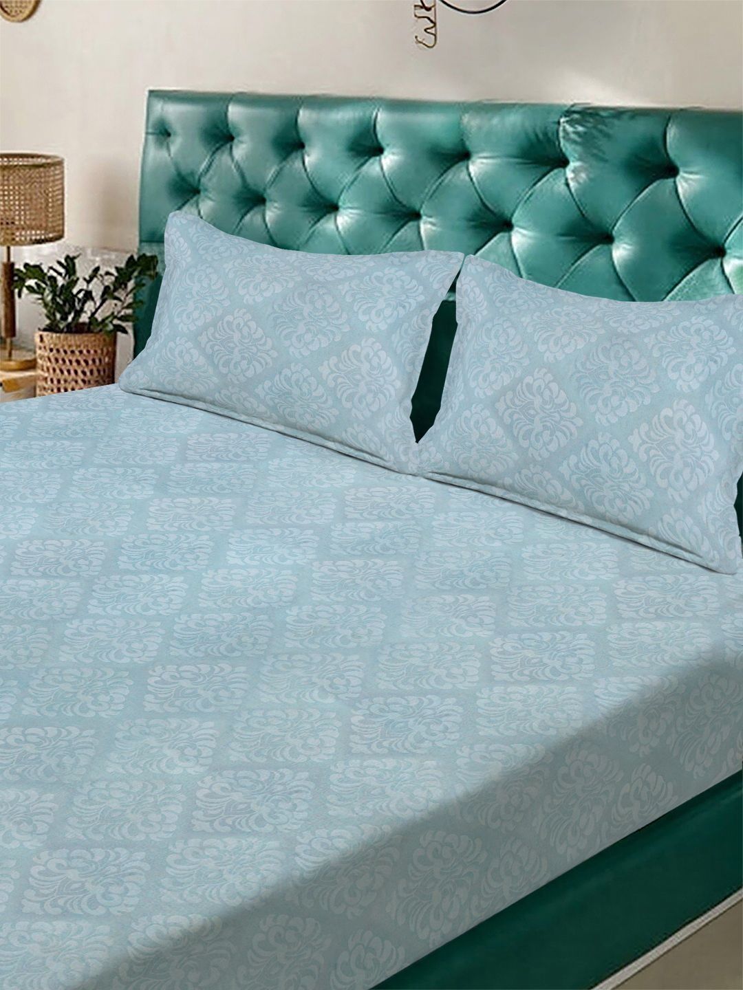KLOTTHE Blue Floral Printed Flat 300 TC King Fine Bedsheet With 2 Pillow Cover