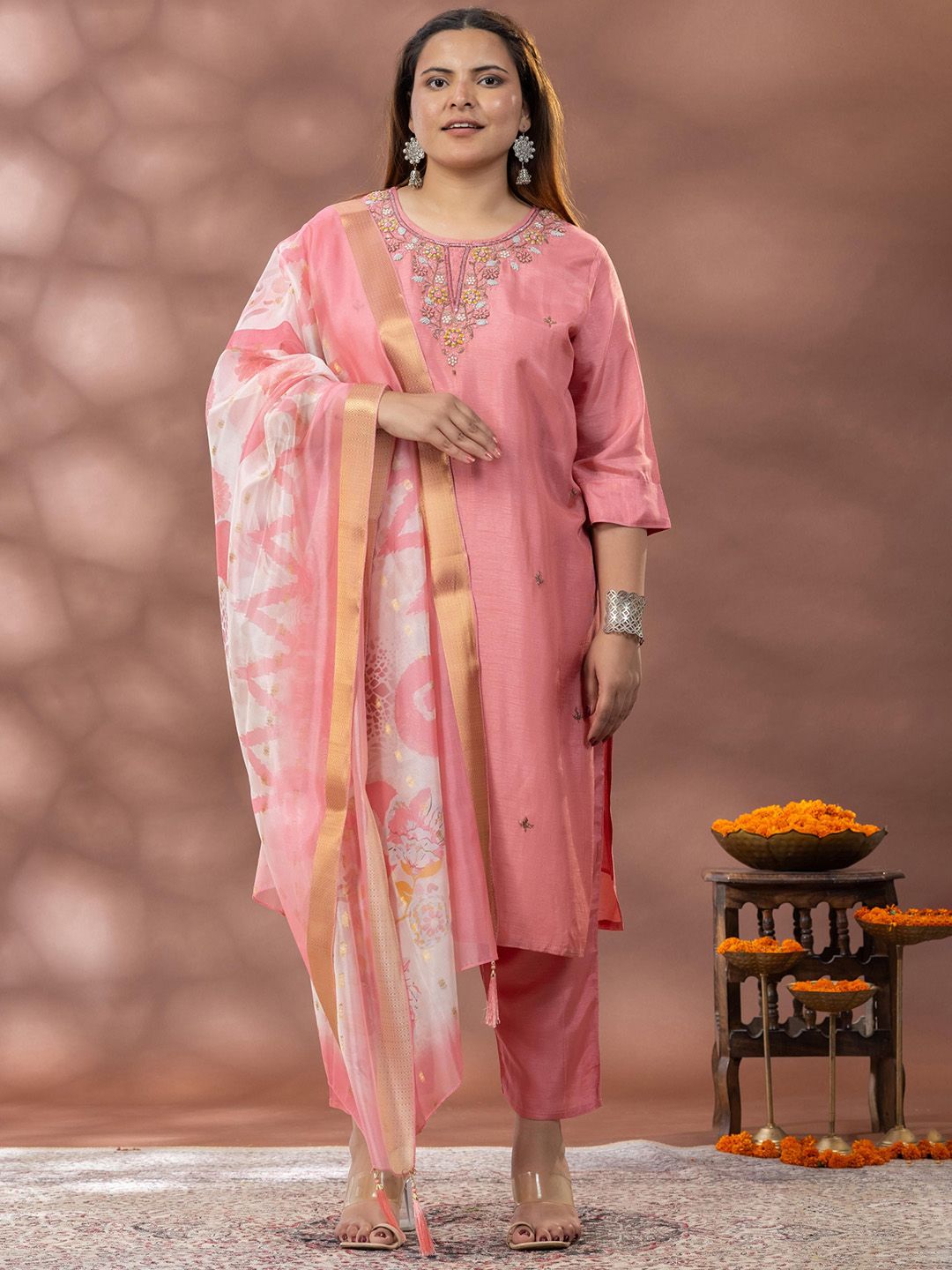 Mamicha Women Floral Embroidered Kurta with Trousers & Dupatta