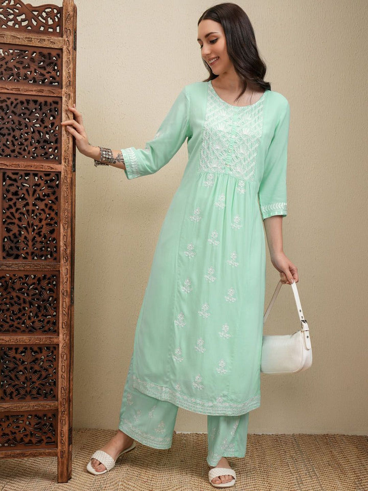 Vishudh Green Floral Embroidered Thread Work Regular Kurta with Trouser