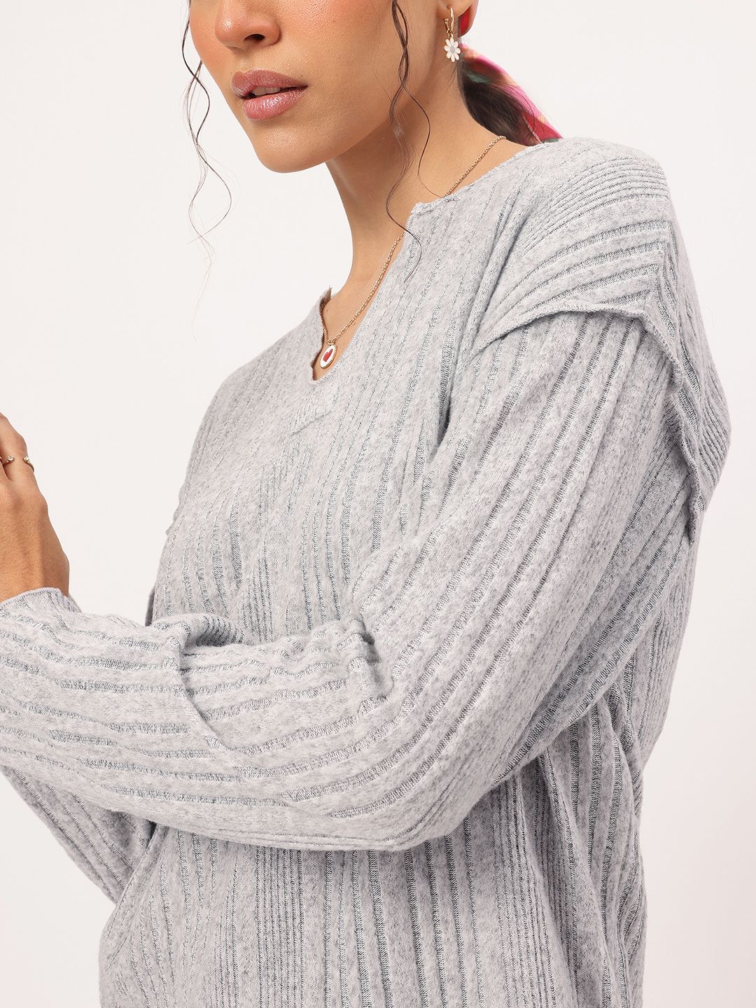 DressBerry Minimal Muse V-Neck Ribbed  Top