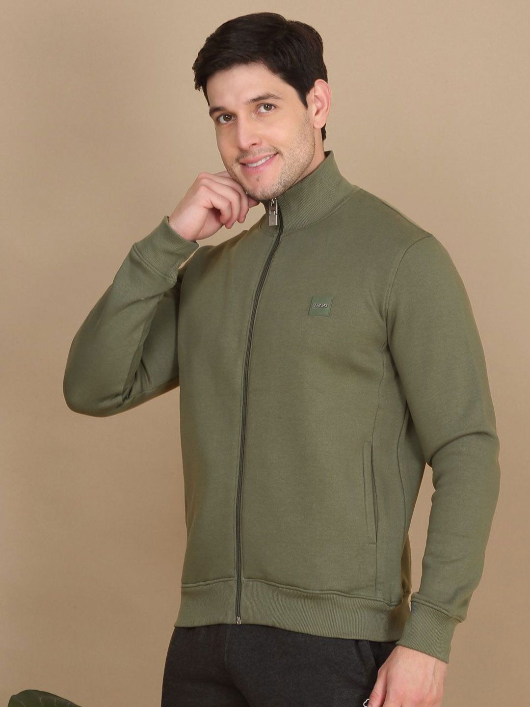 Impian manis lelaki mengejek sweatshirt kolar