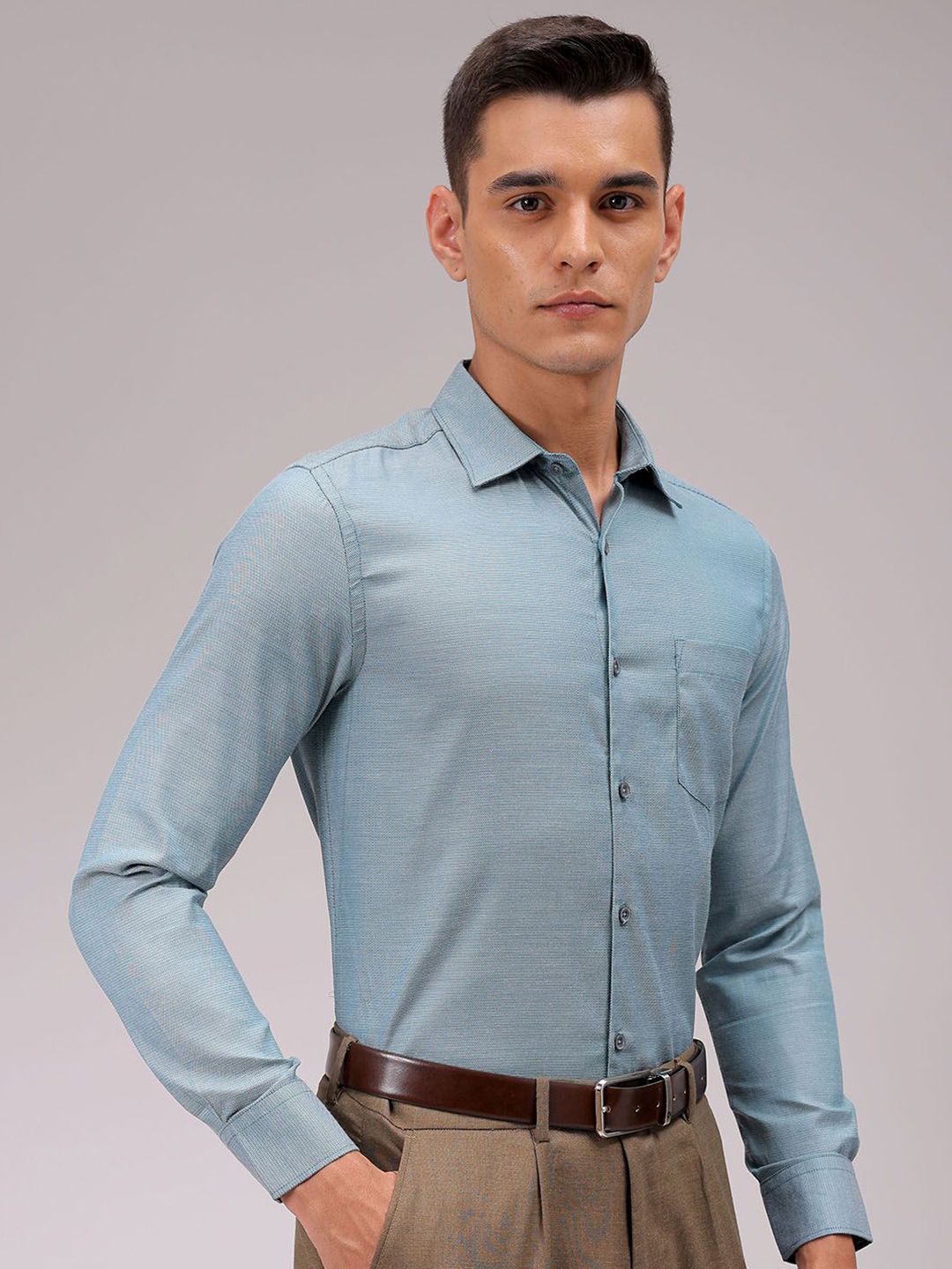 The Indian Garage Co. X Luxe Men Cutaway Collar Solid Slim Fit Formal Shirt
