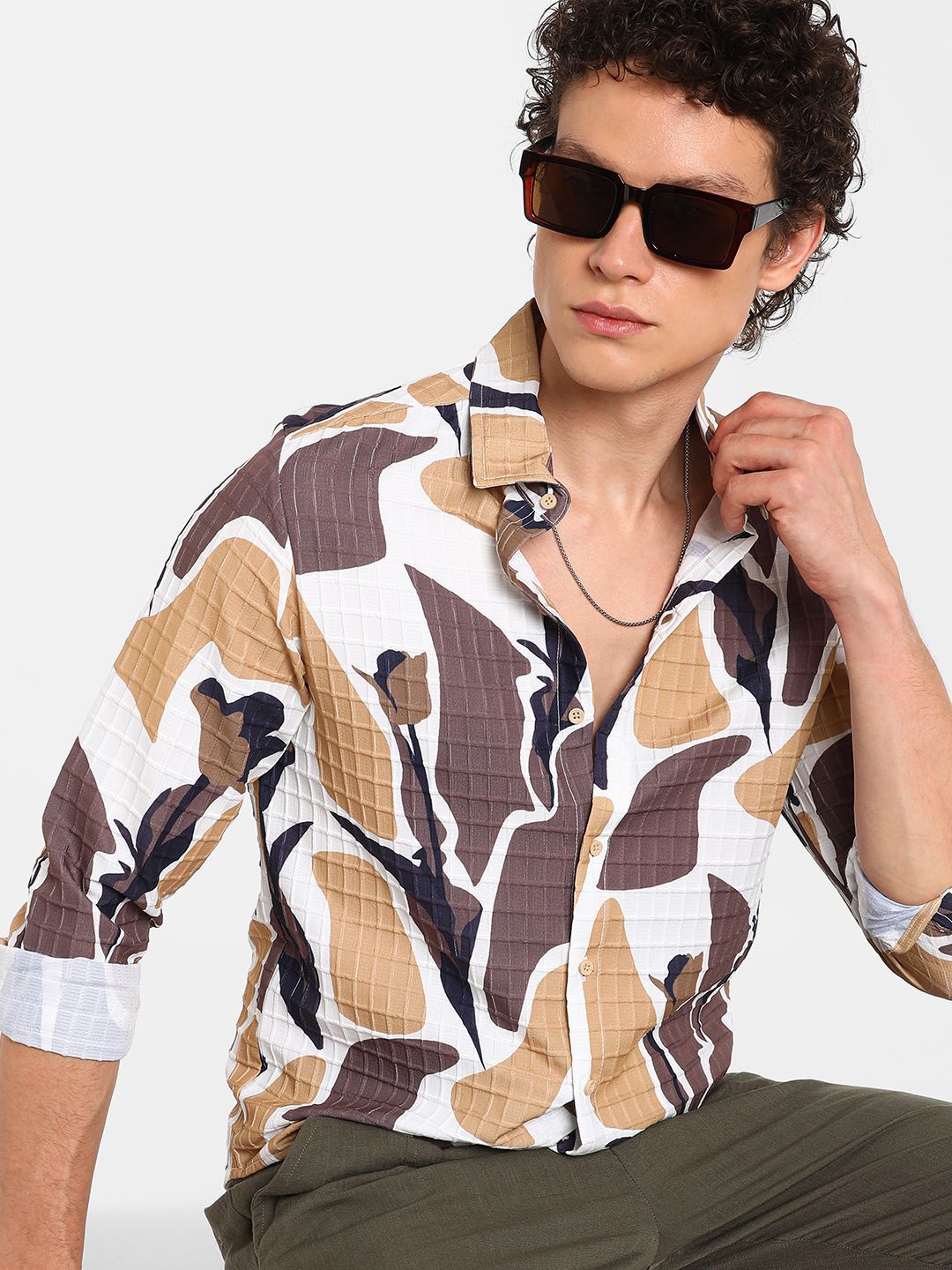 Campus Sutra Men Comfort Spread Collar Abstract Printed Casual Shirt